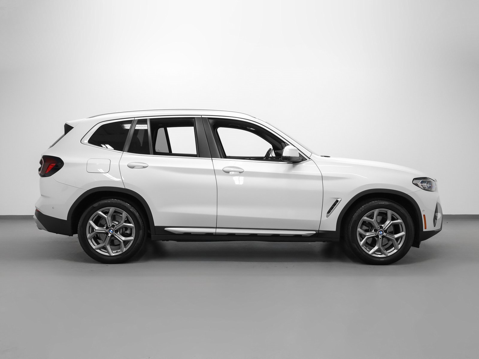 Used 2024 BMW X3 sDrive30i w/ Convenience Package image 13
