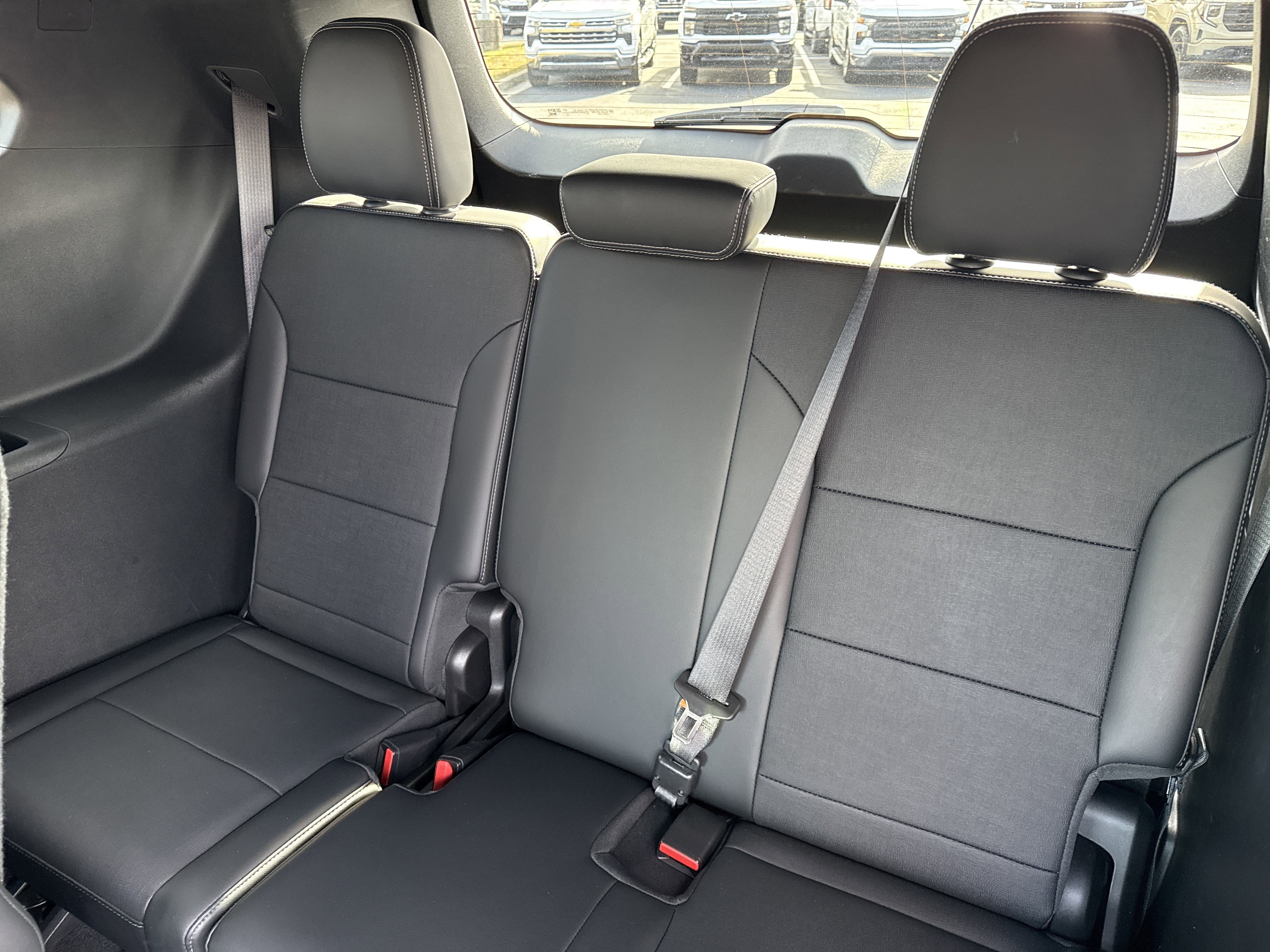 Certified 2025 Buick Enclave Preferred image 31