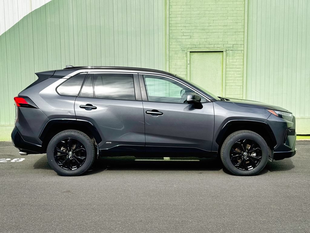 Used 2022 Toyota RAV4 SE w/ Convenience Package AWD/4WD image 9