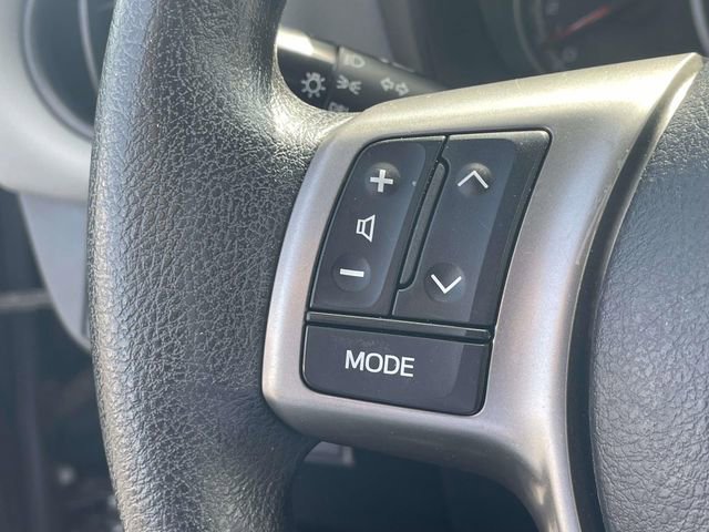 Used 2017 Toyota Yaris L image 18