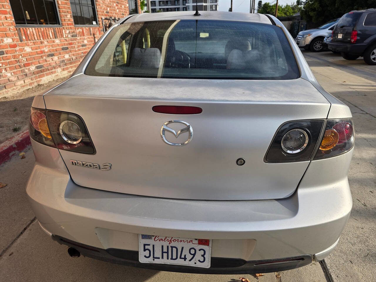 Used 2004 MAZDA MAZDA3 s w/ Moonroof & 6-CD Pkg FWD image 5