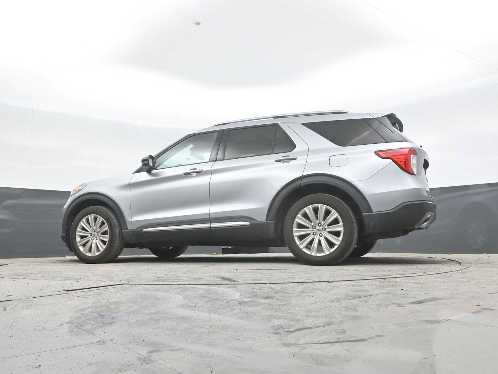 Used 2020 Ford Explorer Limited AWD/4WD image 24