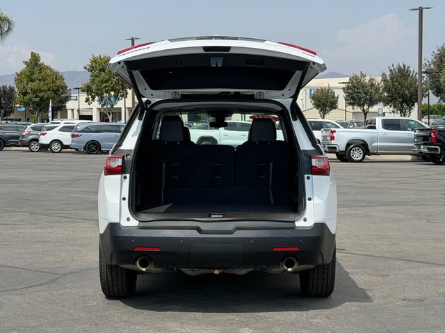 Used 2021 Chevrolet Traverse RS w/ LPO, 'HIT The Road' Package FWD image 6