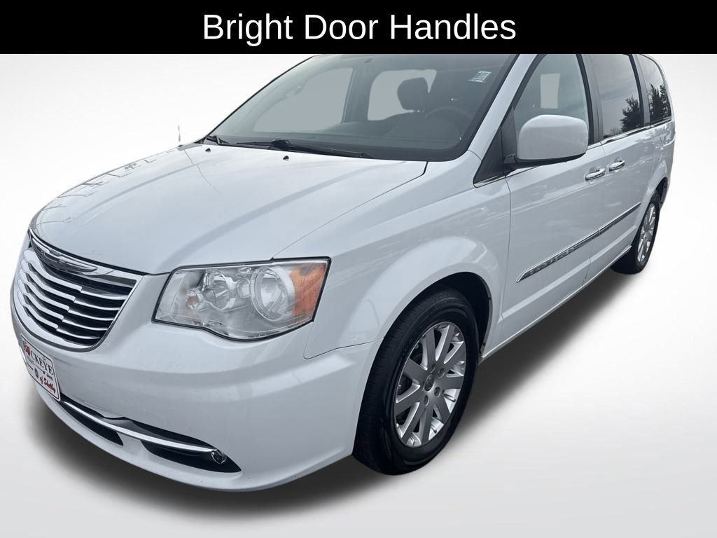 Used 2016 Chrysler Town & Country Touring w/ Driver Convenience Group image 8