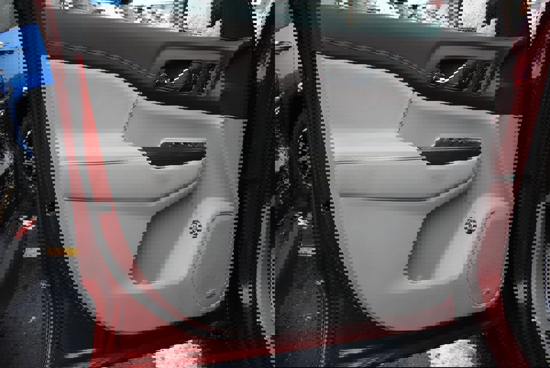 Used 2023 GMC Acadia SLT w/ Technology Package image 11