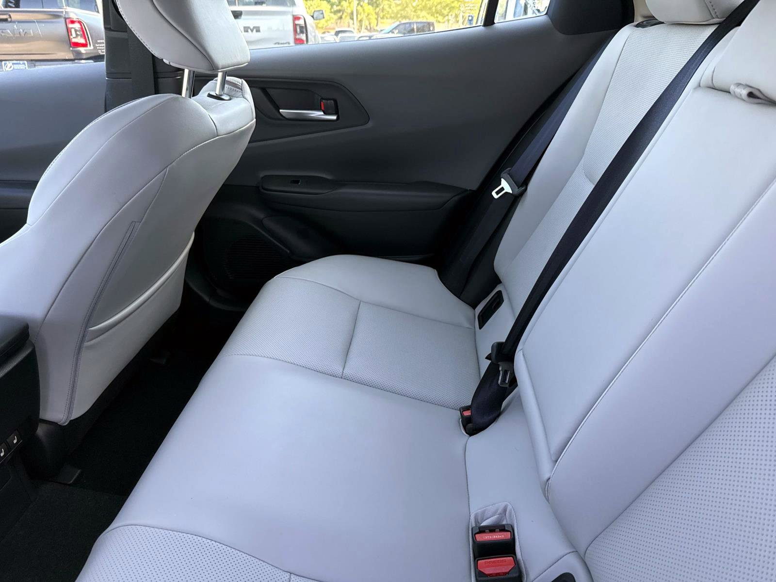 Used 2025 Toyota Prius Limited w/ Limited Premium Package FWD image 15