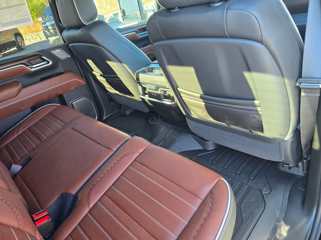 New 2026 GMC Sierra 2500 Denali Ultimate w/ LPO, Black Badging Package image 31