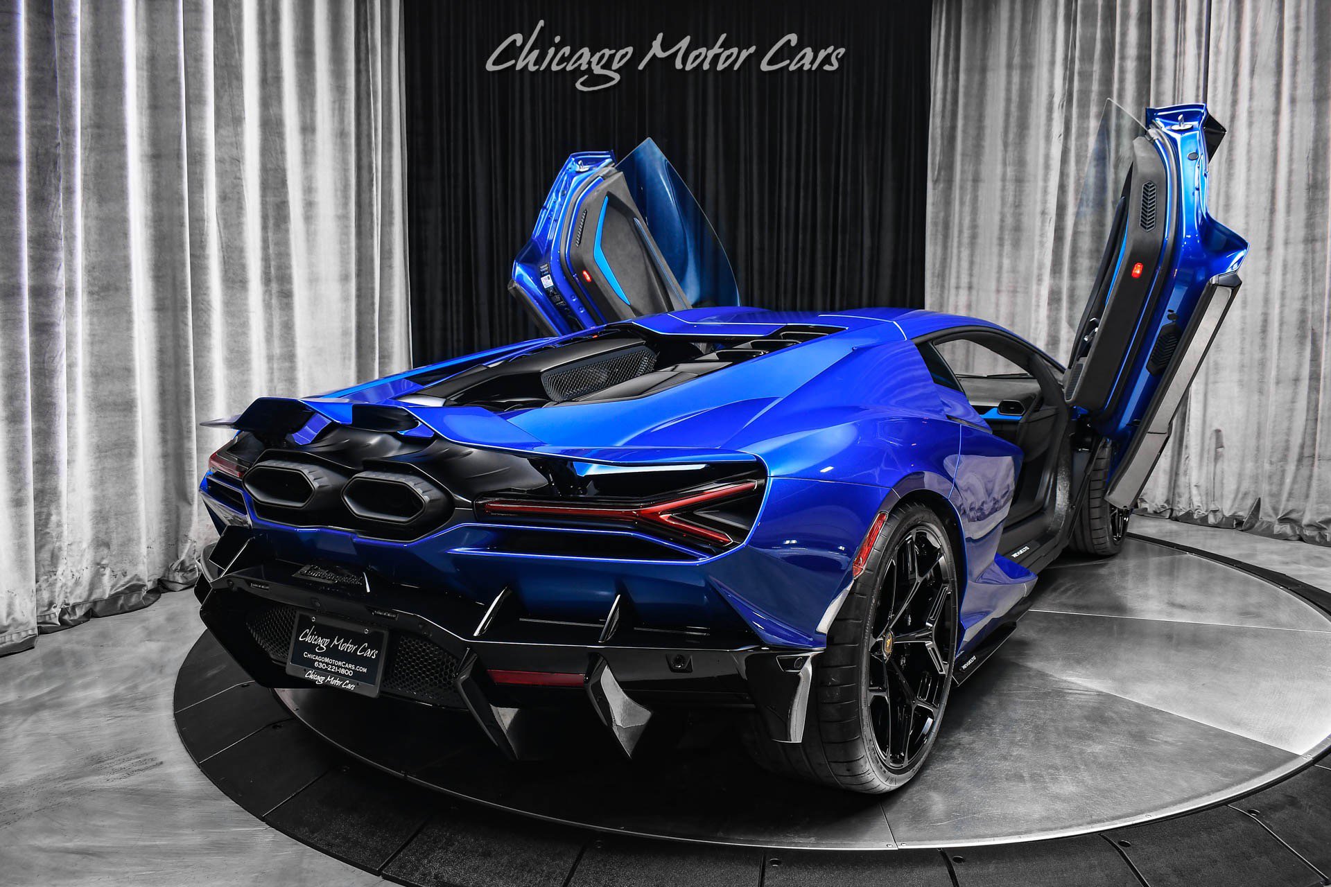 Used 2025 Lamborghini Revuelto image 39