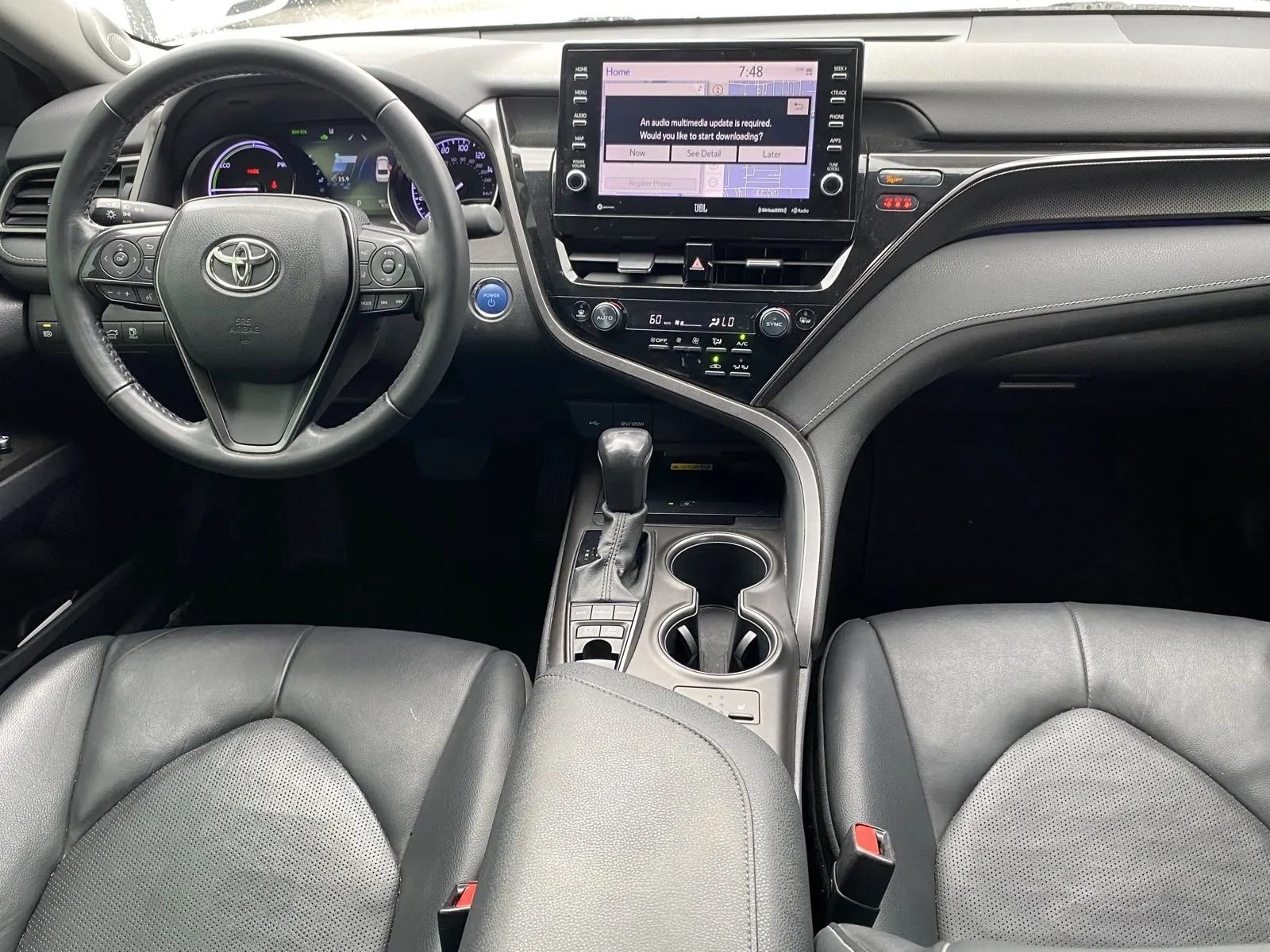 Used 2022 Toyota Camry XSE w/ Navigation Upgrade Package FWD image 5