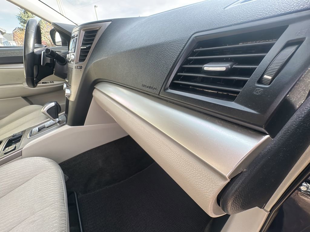 Used 2012 Subaru Outback 2.5i Premium w/ All-Weather Pkg image 38