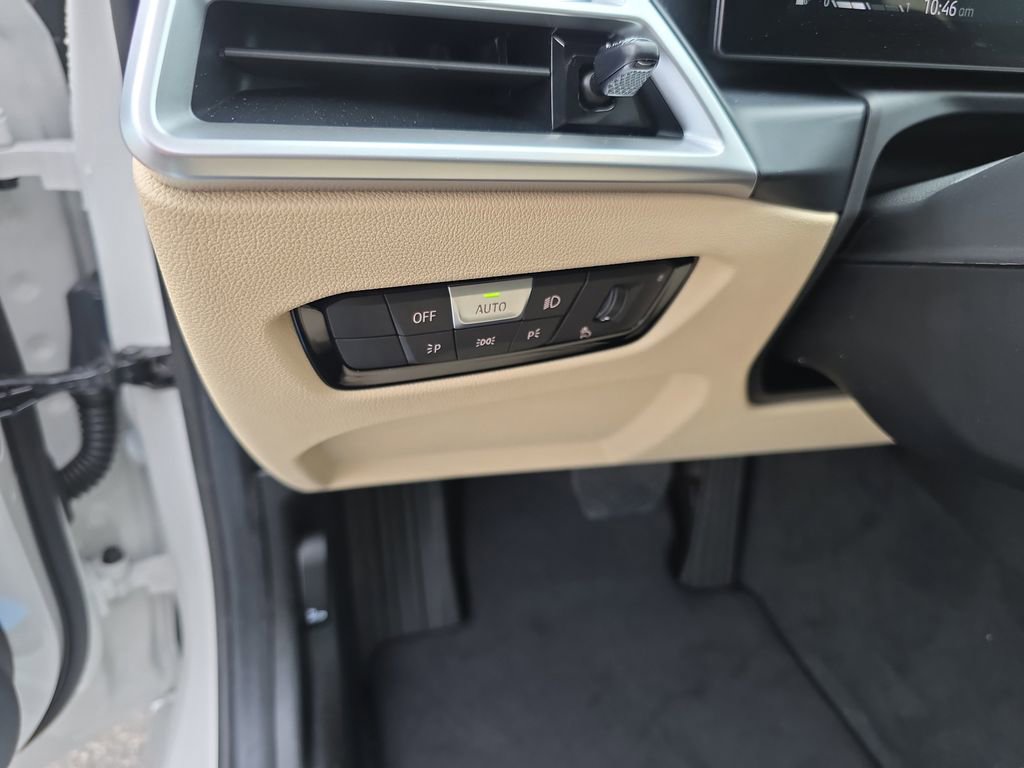 New 2026 BMW 330i xDrive Sedan w/ Premium Package image 12