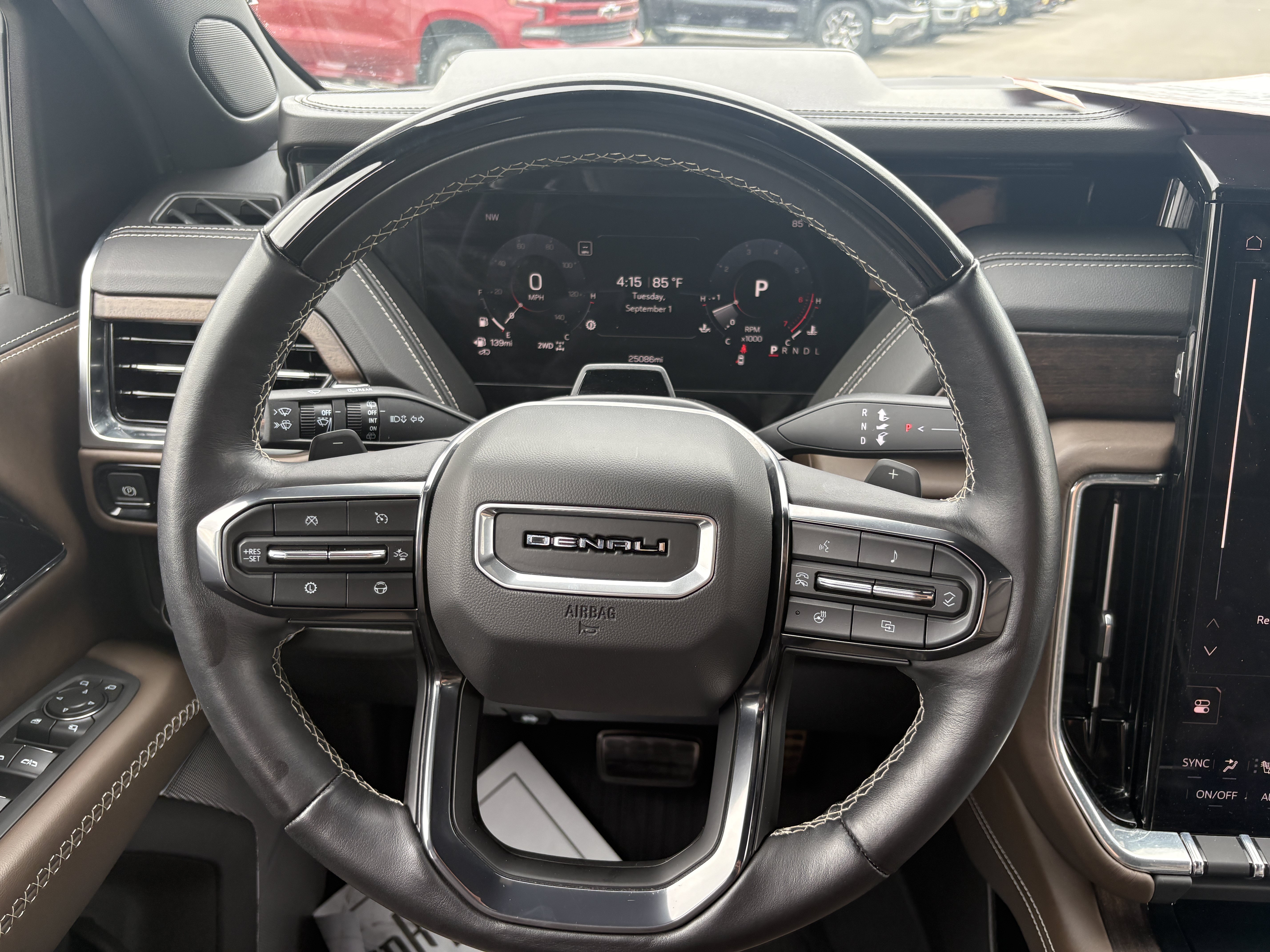 Used 2025 GMC Yukon XL Denali Ultimate AWD/4WD image 8