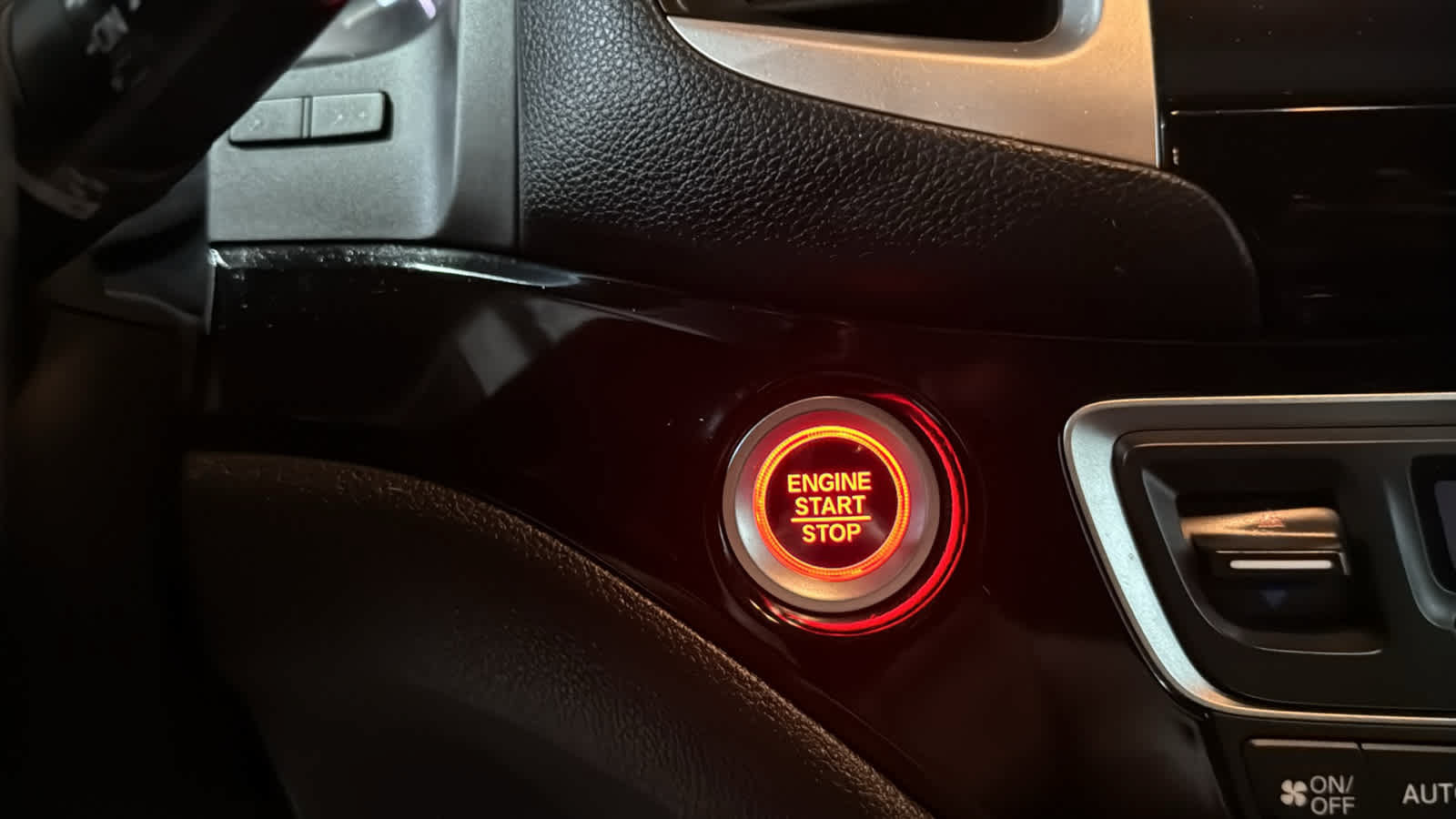 Used 2016 Honda Pilot Touring image 19