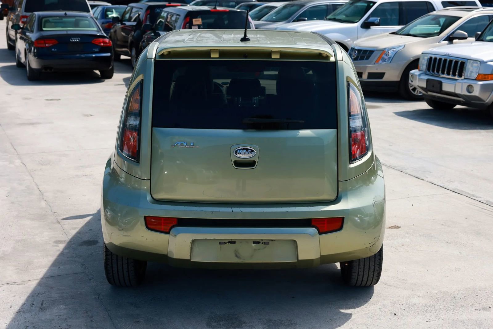 Used 2011 Kia Soul ! FWD image 6