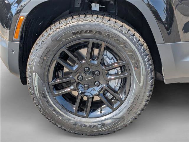 New 2026 Land Rover Defender 110 S AWD/4WD image 10