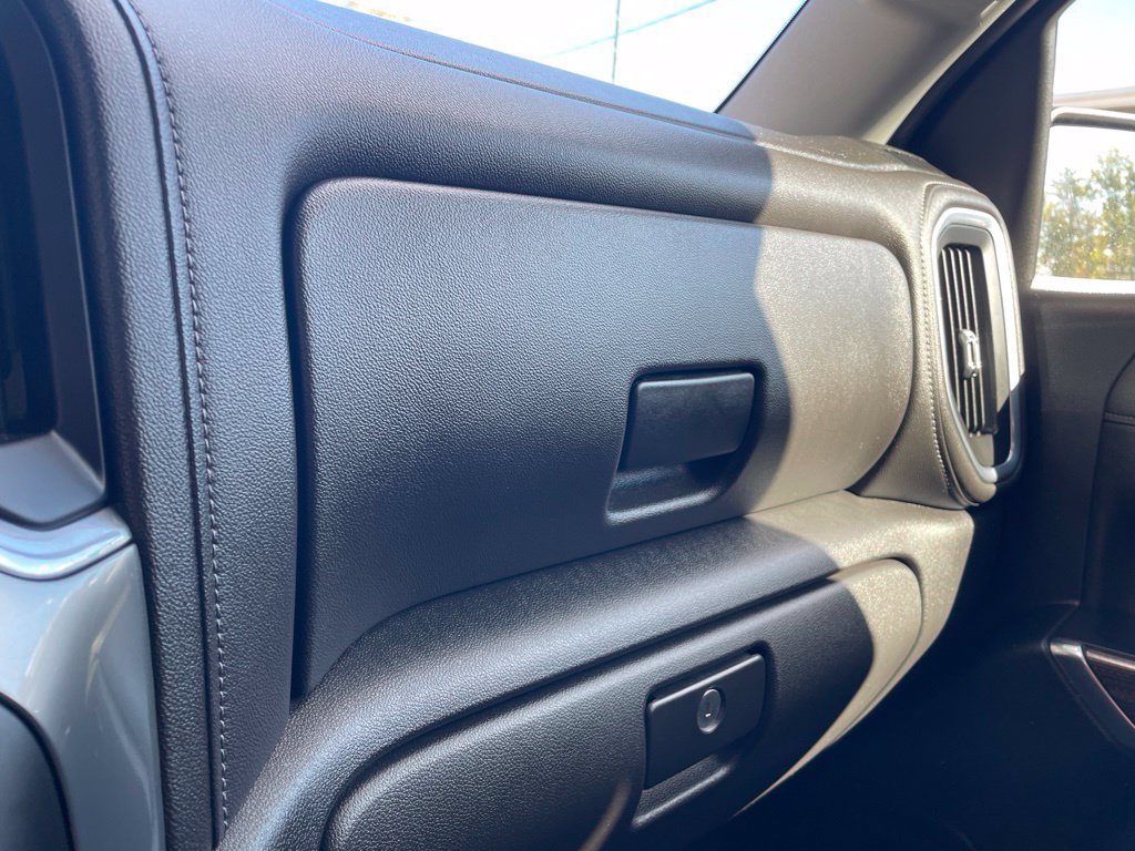 Used 2022 Chevrolet Silverado 1500 LT AWD/4WD image 26