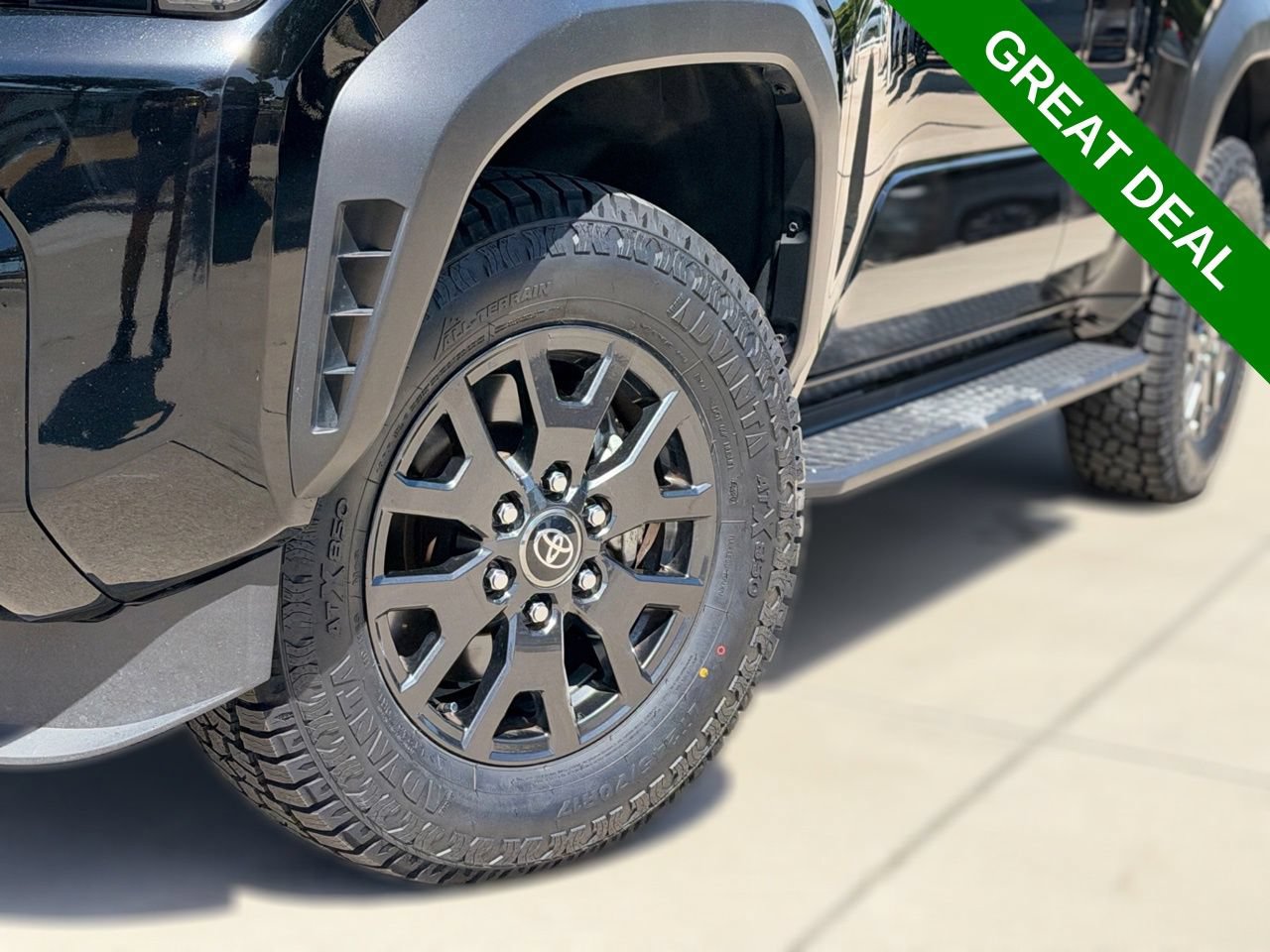 Used 2025 Toyota 4Runner SR5 AWD/4WD image 9
