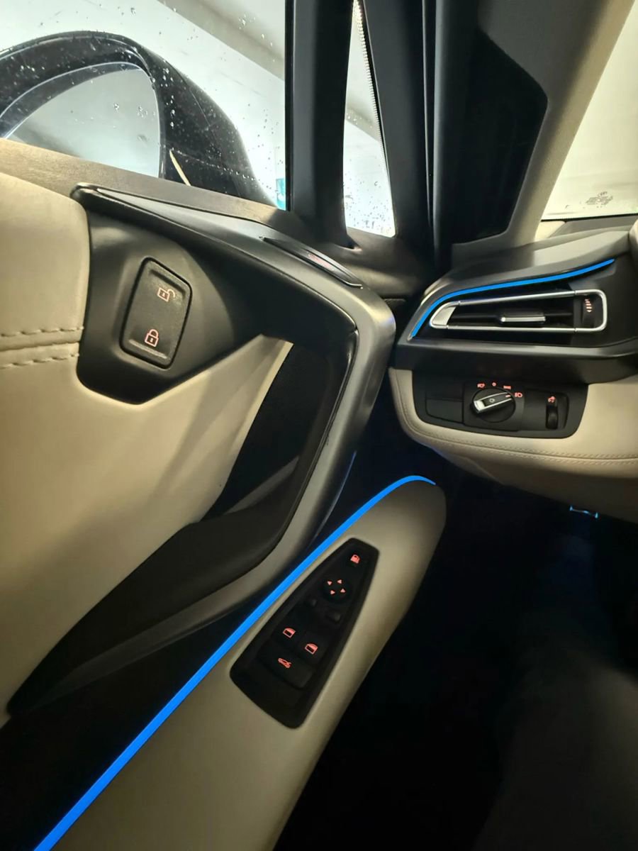 Used 2015 BMW i8 image 31