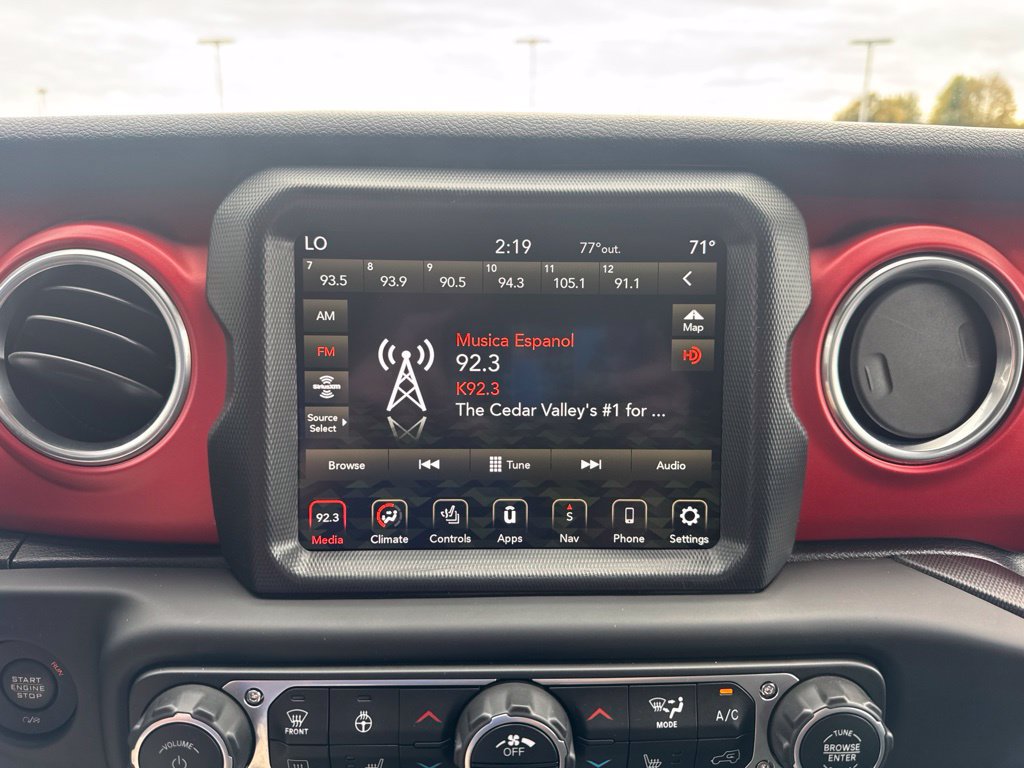 Used 2018 Jeep Wrangler Rubicon AWD/4WD image 4