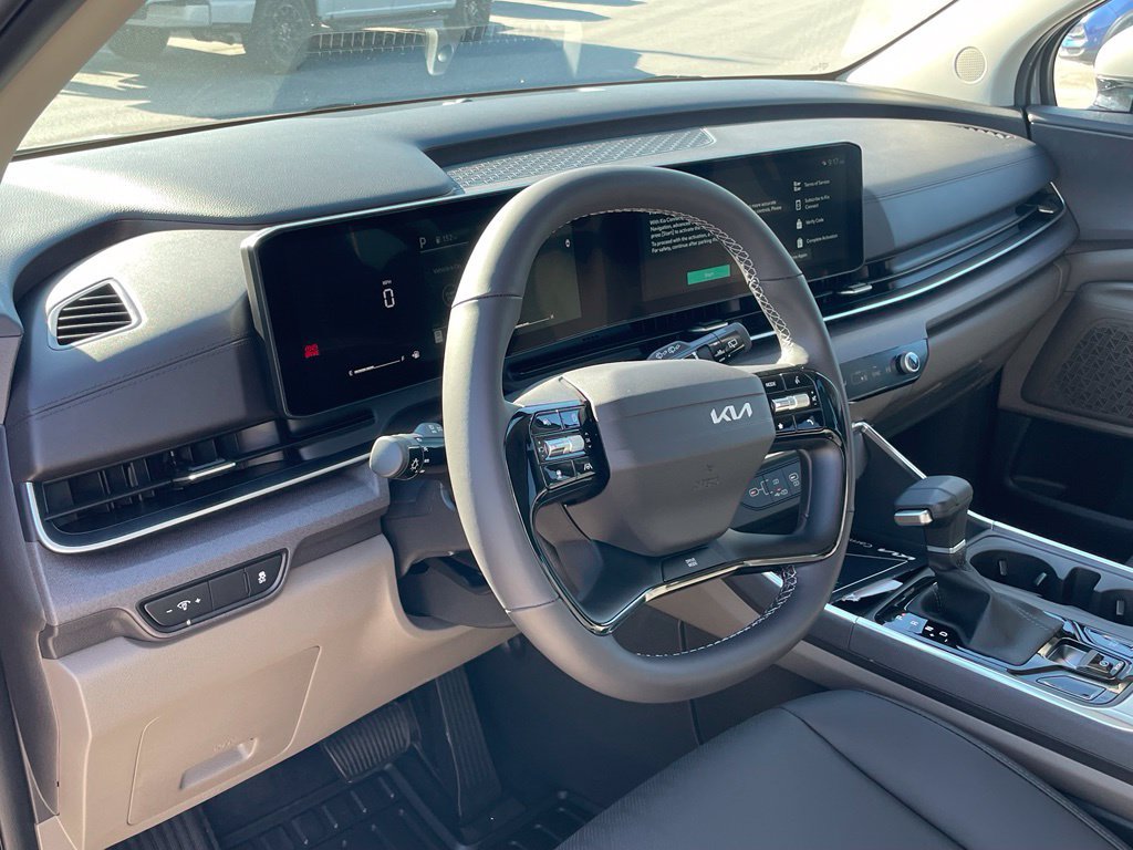 New 2027 Kia Carnival EX FWD image 9