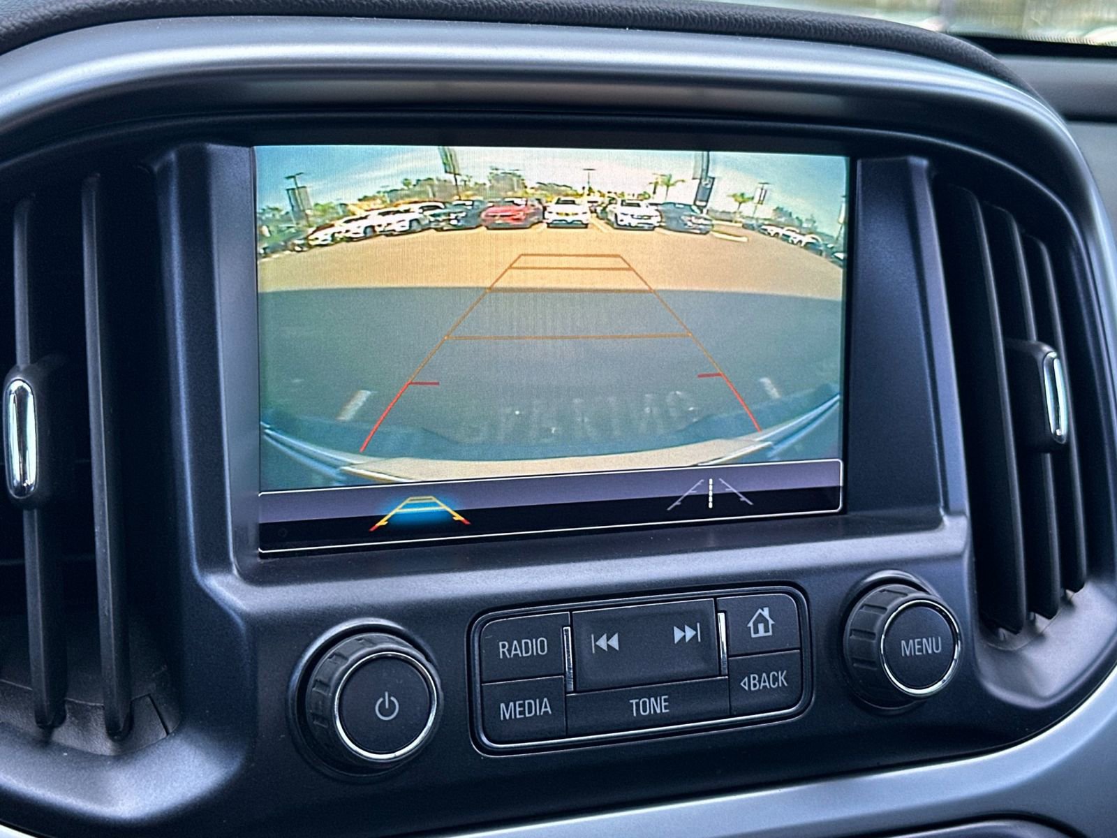 Used 2018 Chevrolet Colorado LT image 19