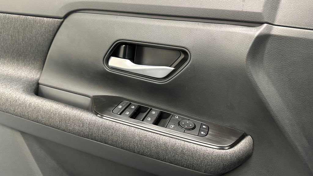 New 2026 Nissan Kicks SV w/ SV Premium Package image 17