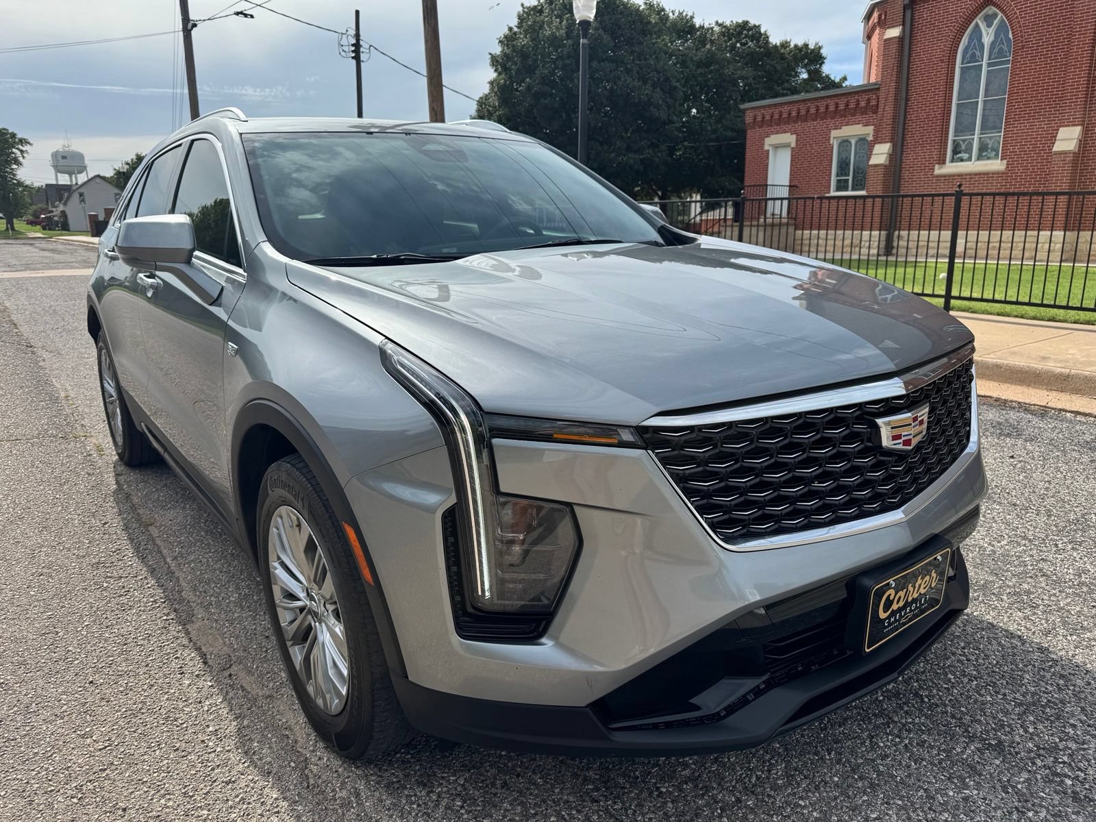 Used 2024 Cadillac XT4 Premium Luxury FWD image 2