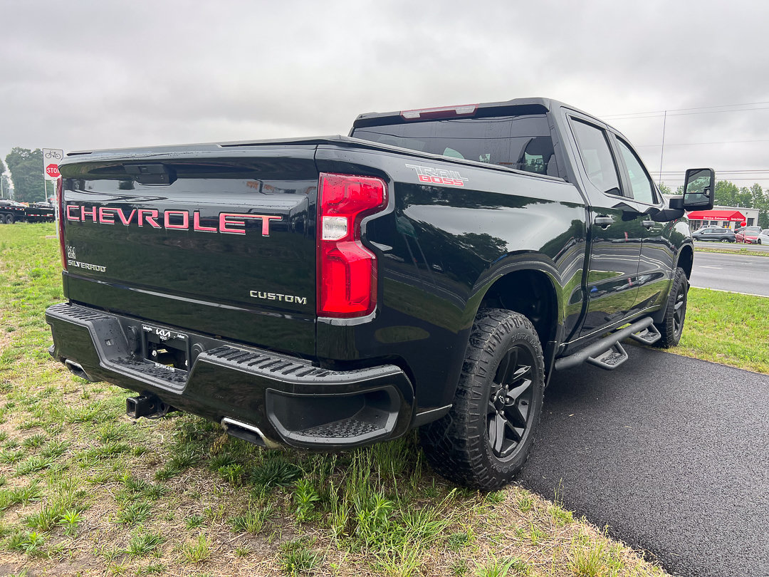 Used 2021 Chevrolet Silverado 1500 Custom Trail Boss AWD/4WD image 8