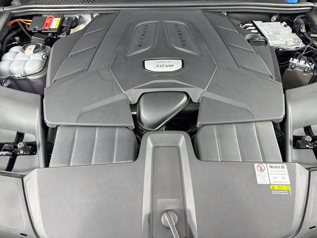 Certified 2021 Porsche Cayenne Coupe AWD/4WD image 32