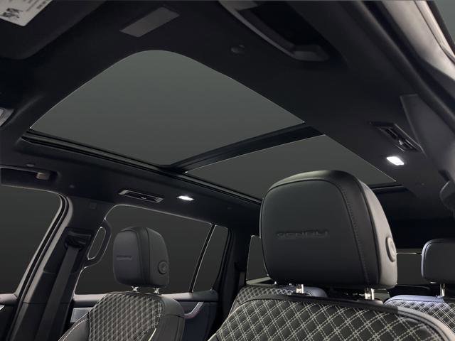 Used 2024 GMC Acadia Denali w/ Super Cruise Package image 7