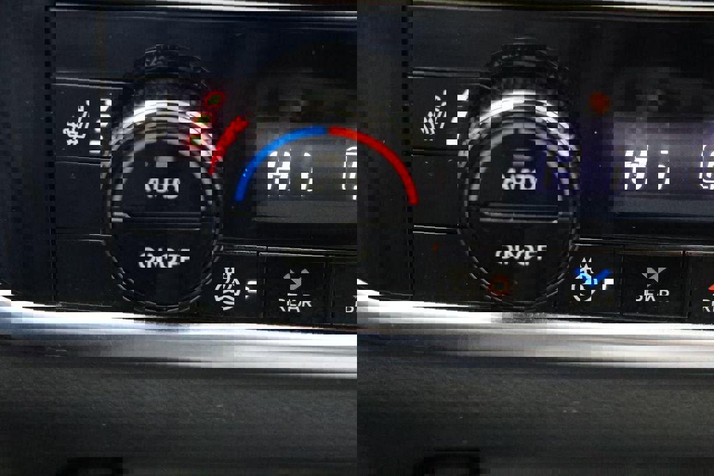 Used 2023 Nissan Rogue Platinum w/ Platinum Premium Package image 26