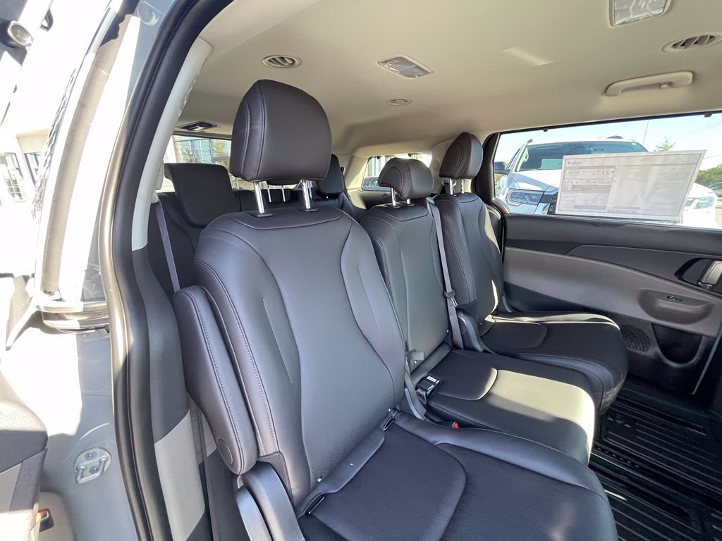 New 2027 Kia Carnival EX FWD image 28