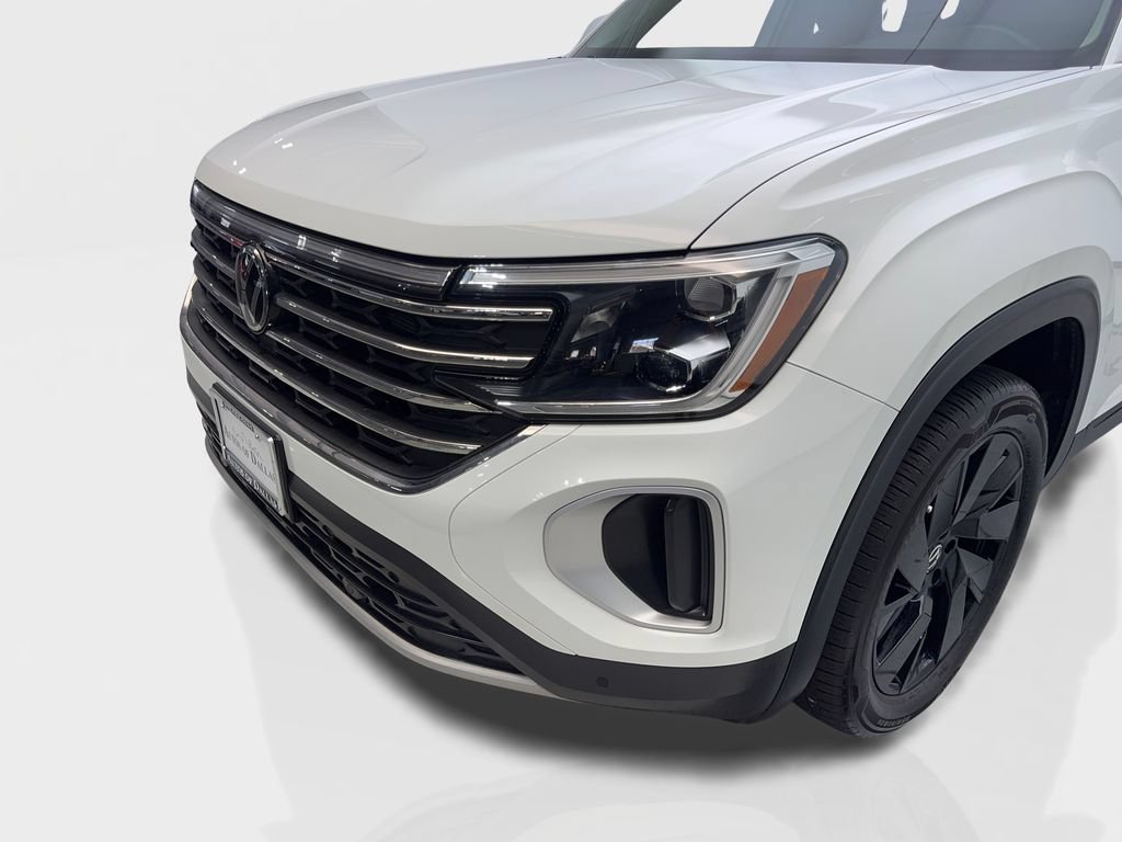 Used 2025 Volkswagen Atlas SE FWD image 17