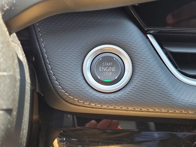 Used 2025 Chevrolet Equinox LT w/ Convenience Package II FWD image 19
