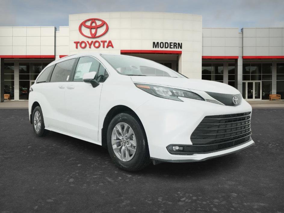 New 2026 Toyota Sienna XLE FWD image 19