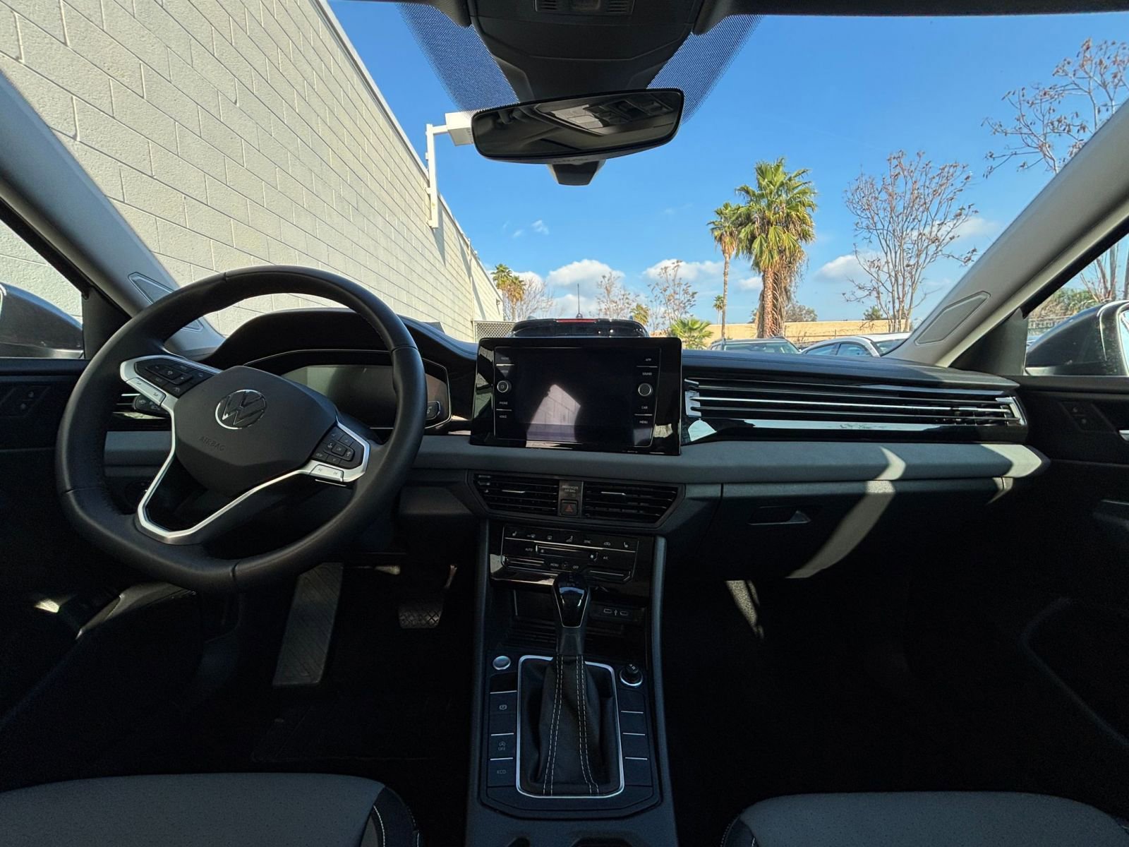 Used 2025 Volkswagen Jetta SE image 38