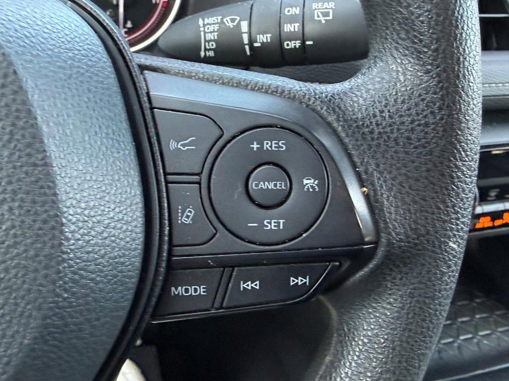 Used 2024 Toyota RAV4 XLE w/ Convenience Package image 18