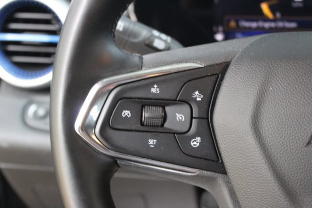 Used 2024 Chevrolet Trax LT w/ Driver Confidence Package FWD image 16