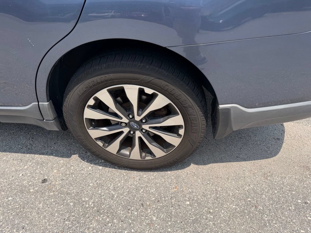 Used 2016 Subaru Outback 2.5i Limited AWD/4WD image 8