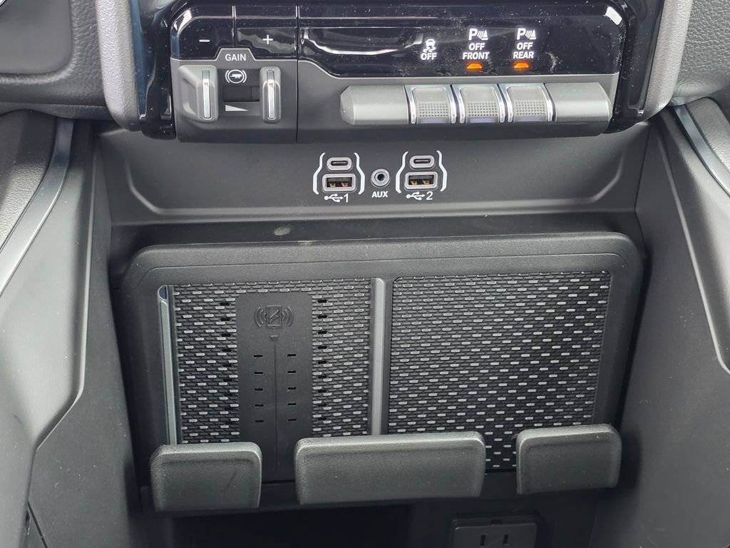 New 2026 RAM 1500 4x4 Crew Cab image 23