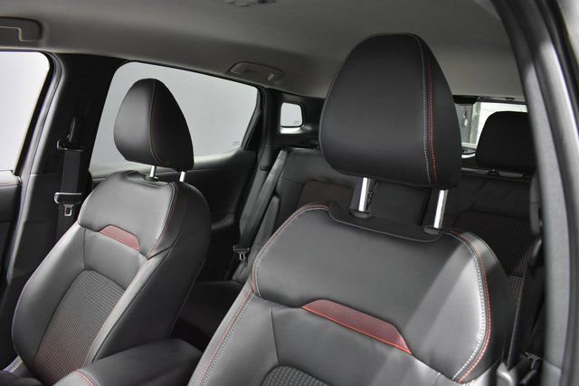 Certified 2025 Nissan Kicks SR image 16