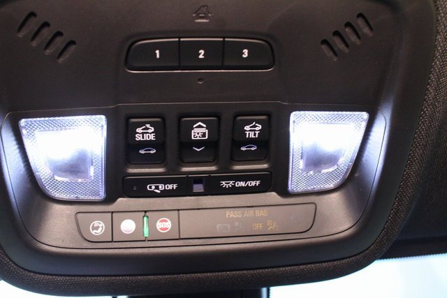 Used 2023 Chevrolet Traverse RS image 30