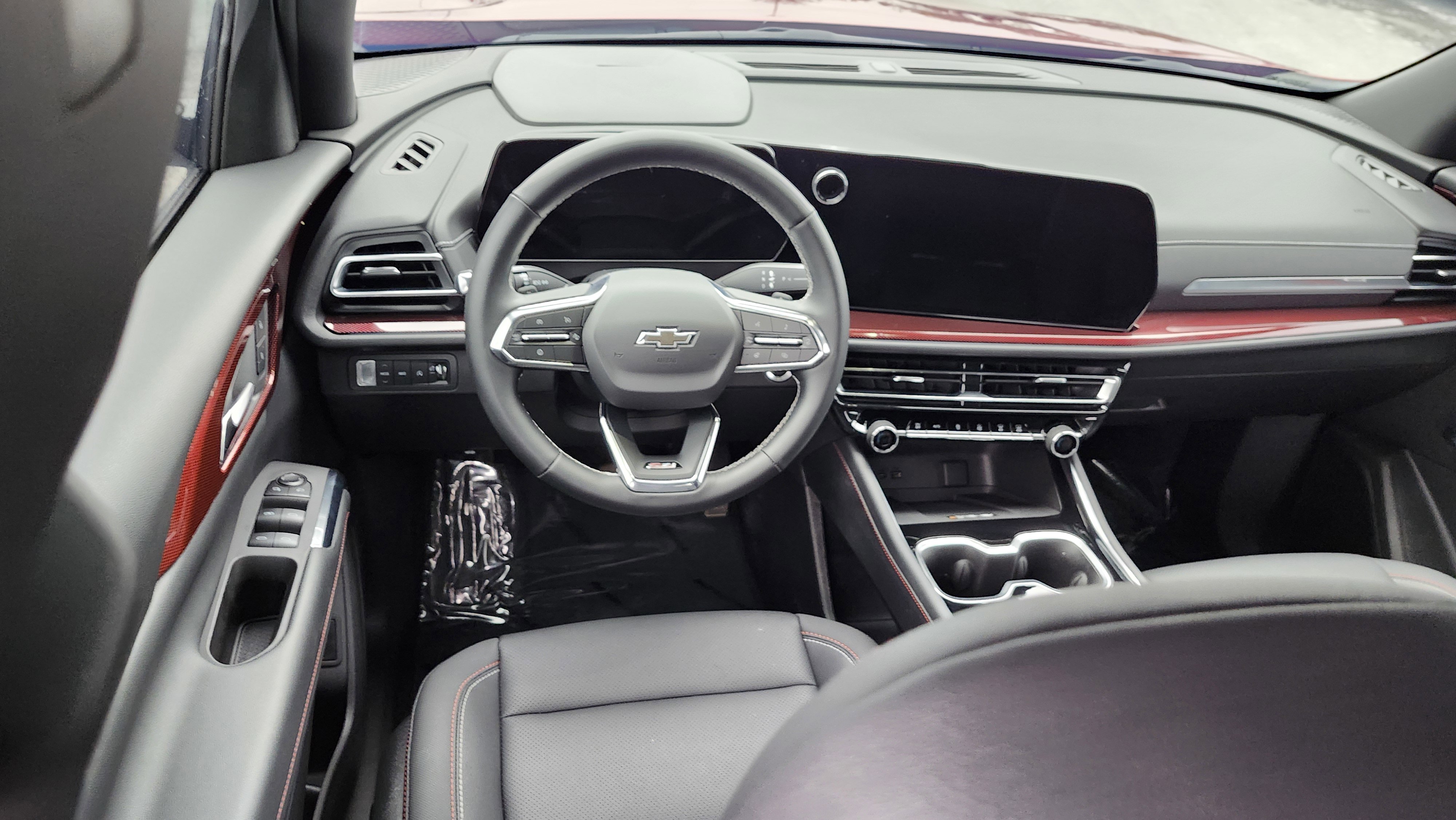 Used 2025 Chevrolet Traverse Z71 w/ LPO, Floor Liner Package image 30