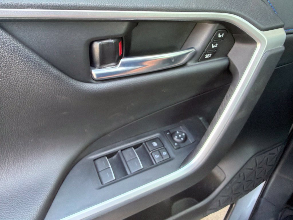 Used 2022 Toyota RAV4 XSE AWD/4WD image 25