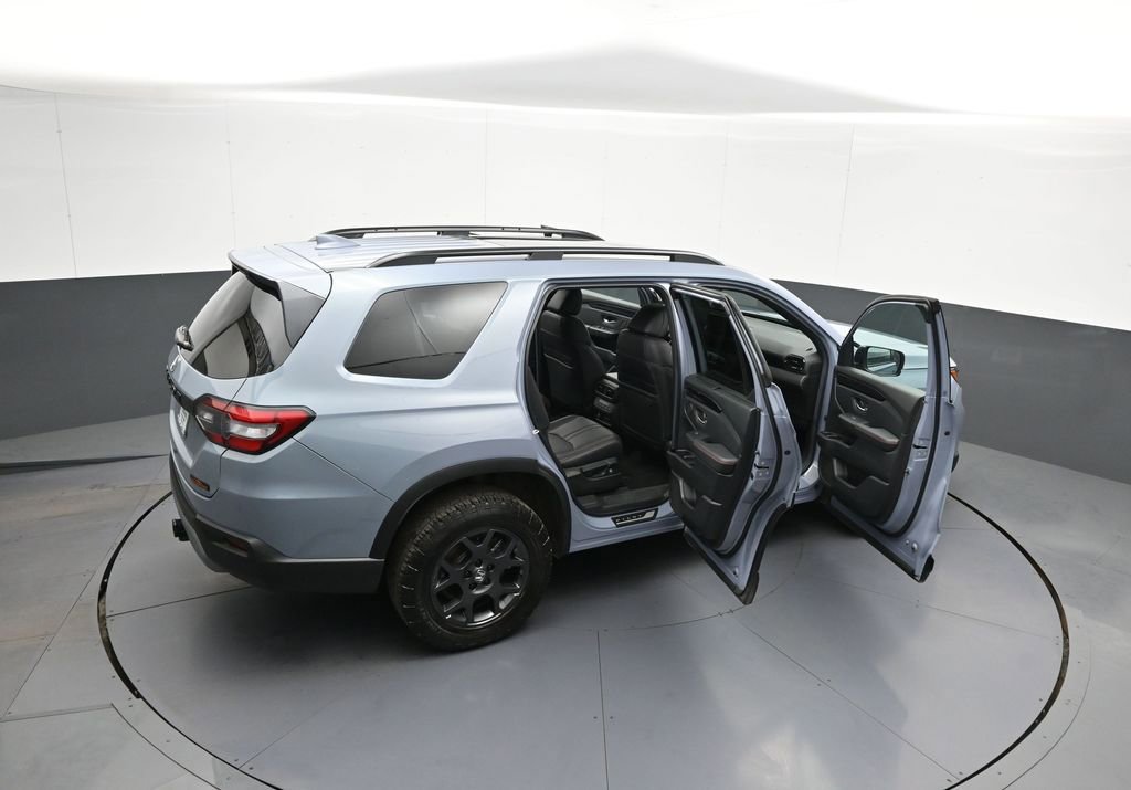 Certified 2024 Honda Pilot TrailSport image 47
