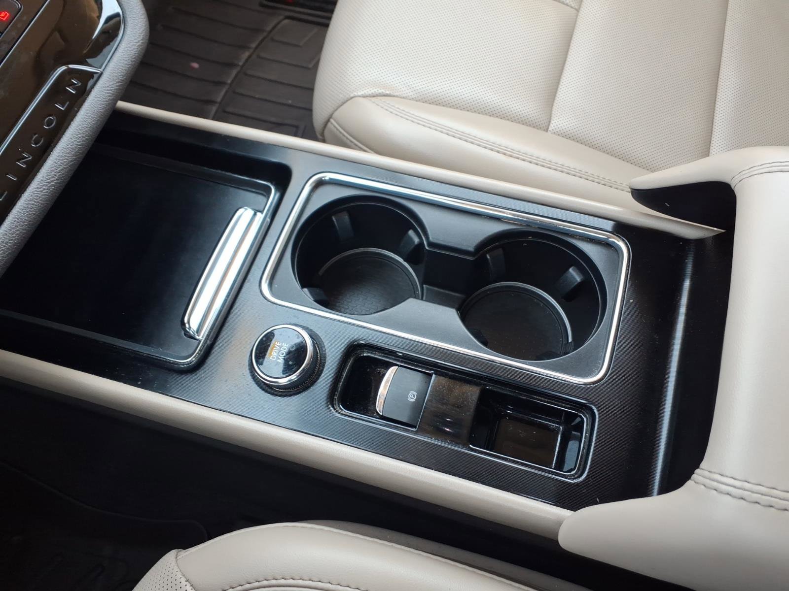 Certified 2020 Lincoln Corsair AWD w/ Equipment Group 101A image 19