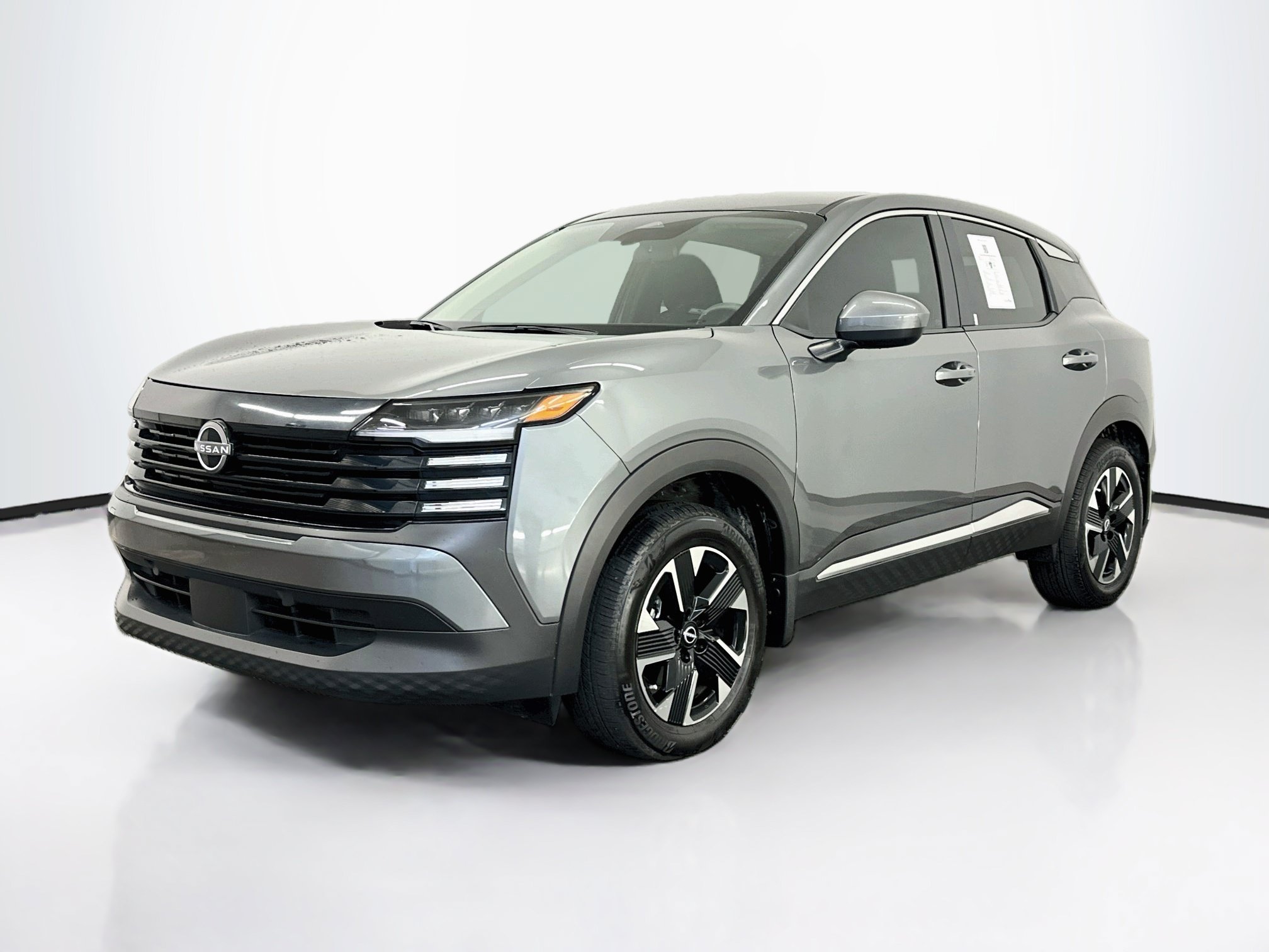 Used 2025 Nissan Kicks SV AWD/4WD image 3