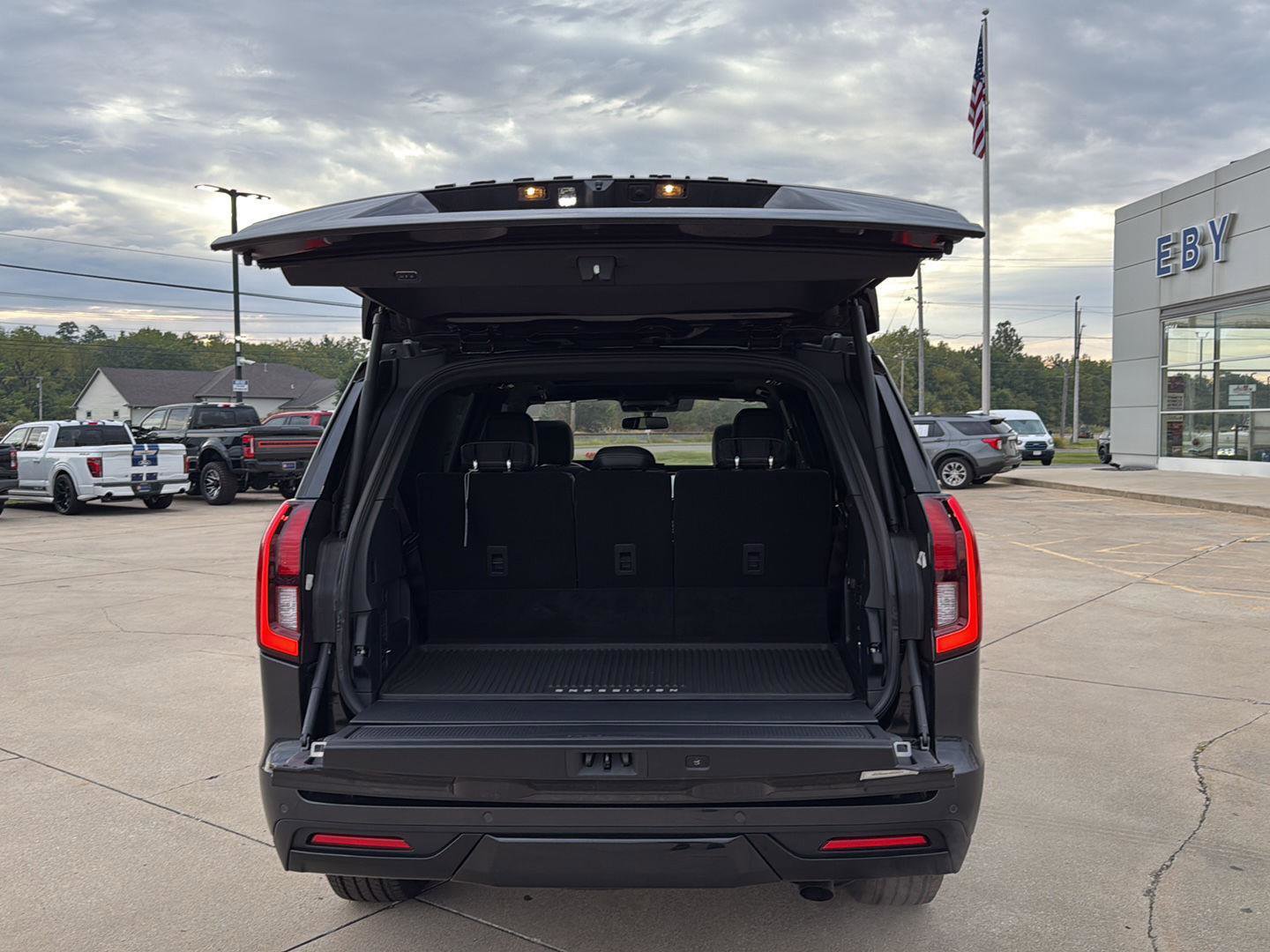 New 2025 Ford Expedition Platinum w/ Stealth Appearance Package image 14