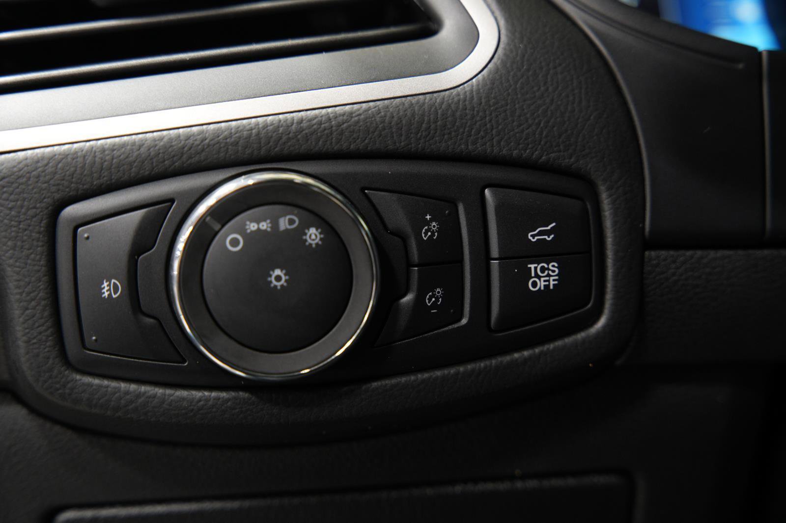 Used 2022 Ford Edge SEL w/ Convenience Package image 26