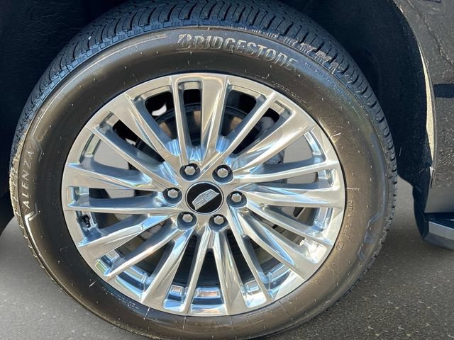 Certified 2025 Cadillac Escalade Premium Luxury AWD/4WD image 10
